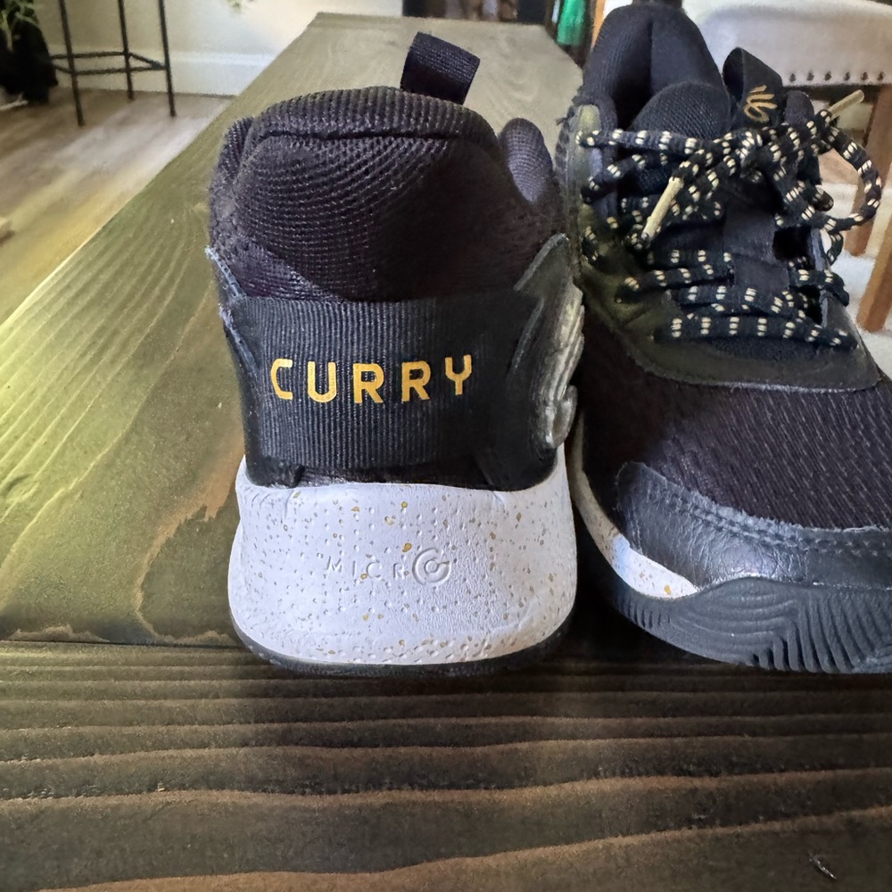 Kids Black Sneakers - curry’s